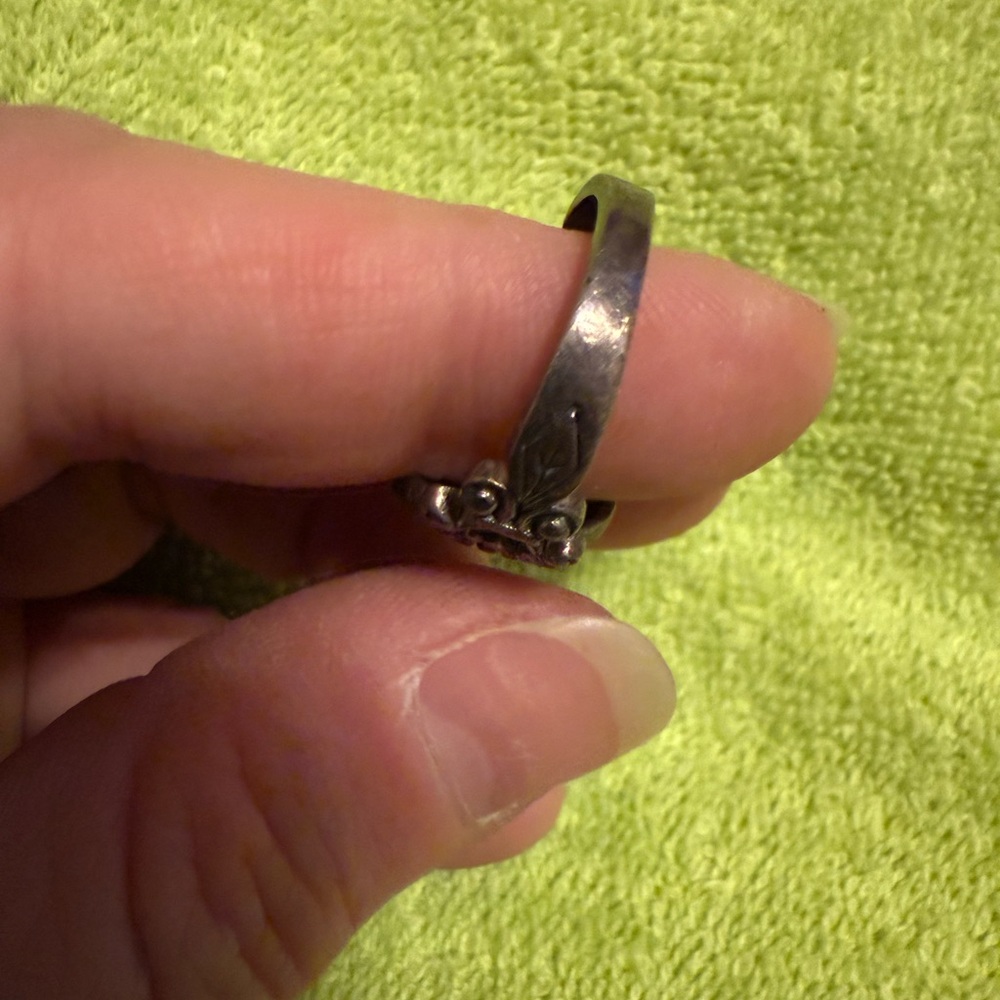 Vintage Avon Turquoise and Silver Ornate Ring - Picture 5 of 11